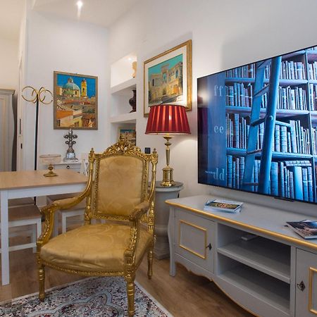 Apartment In The City Centre - Free Private Parking カリアリ エクステリア 写真