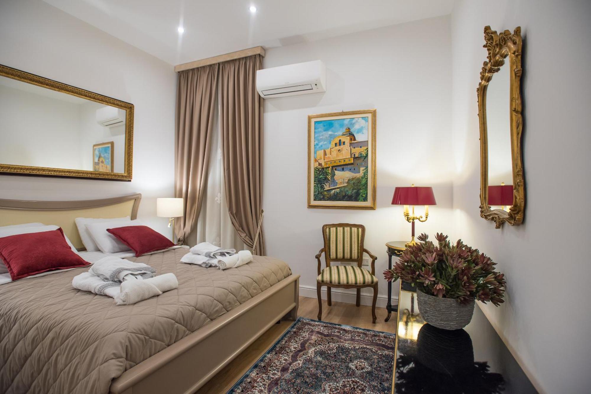 Apartment In The City Centre - Free Private Parking カリアリ エクステリア 写真