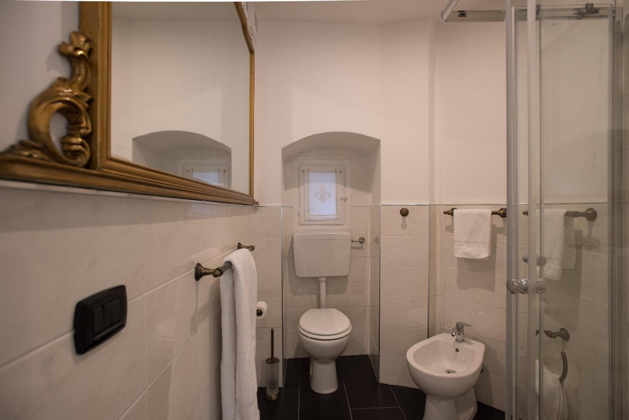 Apartment In The City Centre - Free Private Parking カリアリ エクステリア 写真