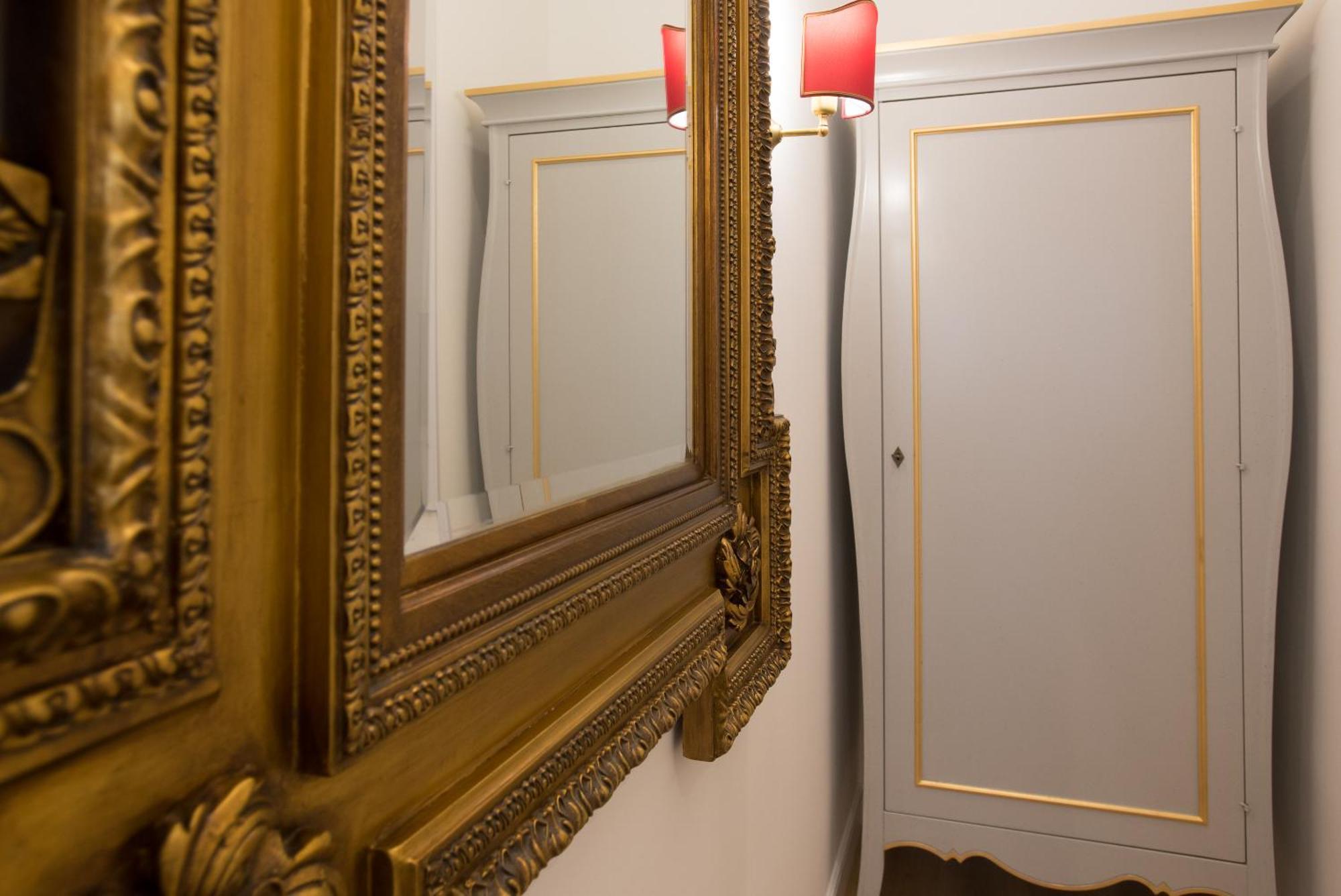 Apartment In The City Centre - Free Private Parking カリアリ エクステリア 写真