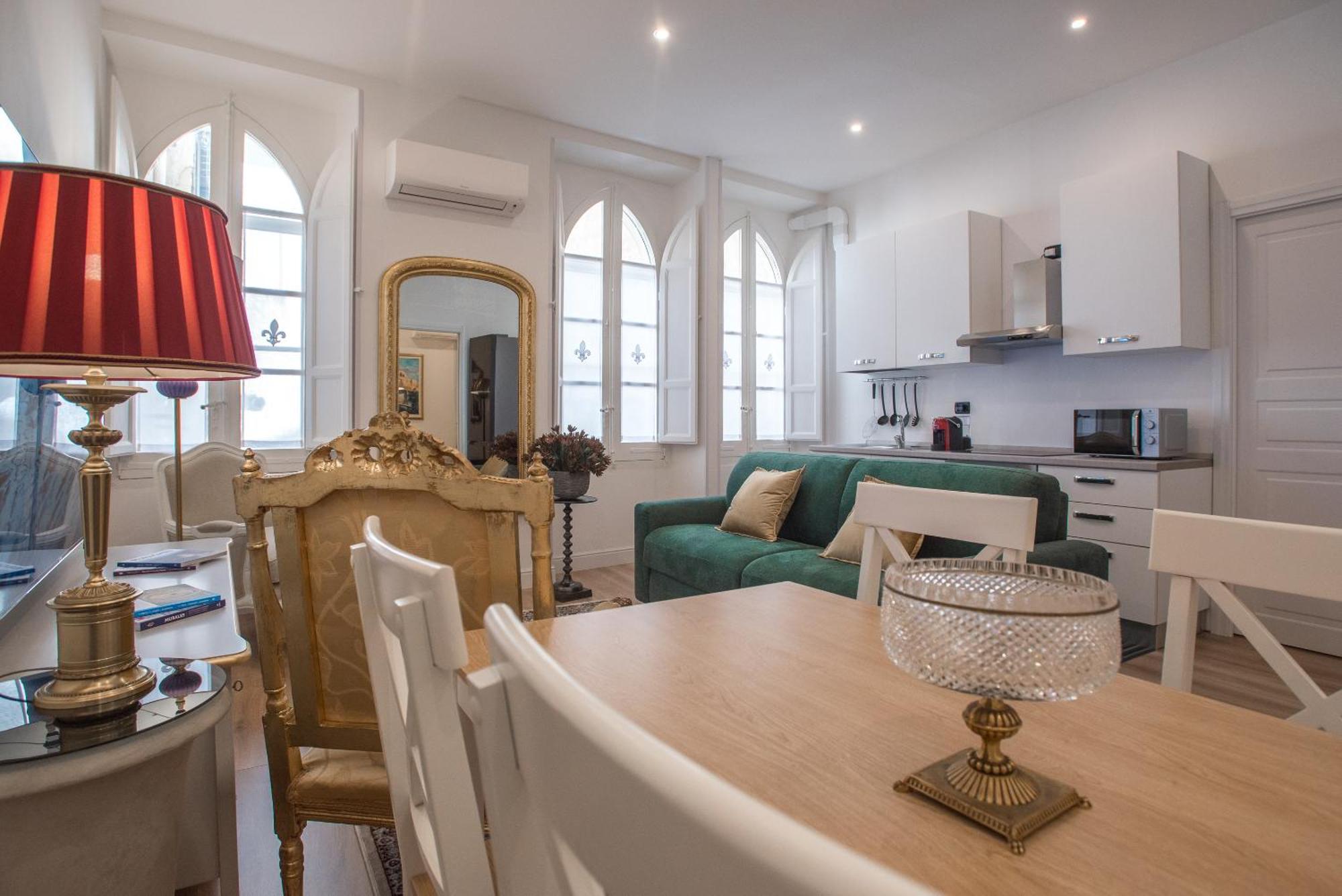 Apartment In The City Centre - Free Private Parking カリアリ エクステリア 写真
